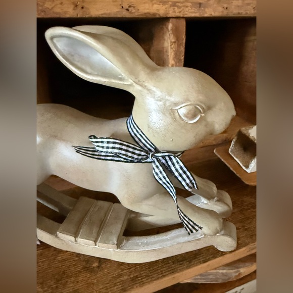 Adorable Brand NWT Rocking Rabbit Spring Easter Decor - Picture 5 of 16